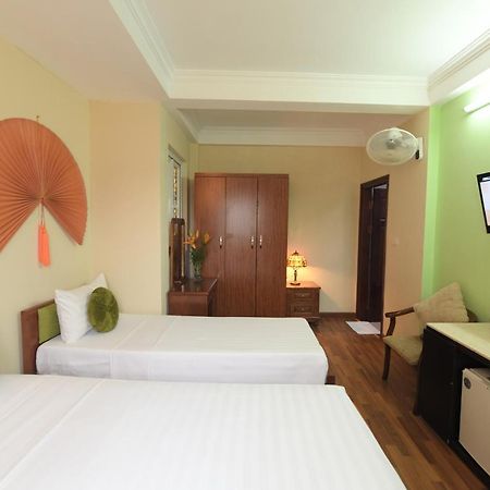 Holiday Lakeview Hotel Hanoi Esterno foto
