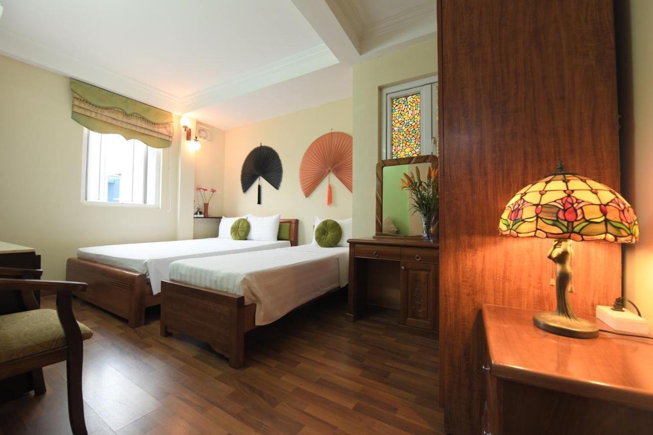 Holiday Lakeview Hotel Hanoi Esterno foto