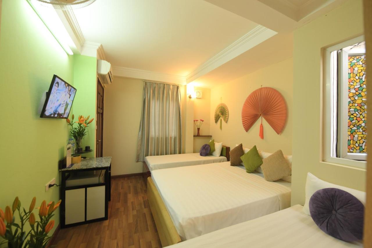 Holiday Lakeview Hotel Hanoi Esterno foto