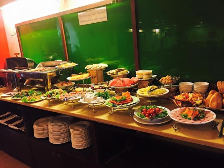 Holiday Lakeview Hotel Hanoi Esterno foto