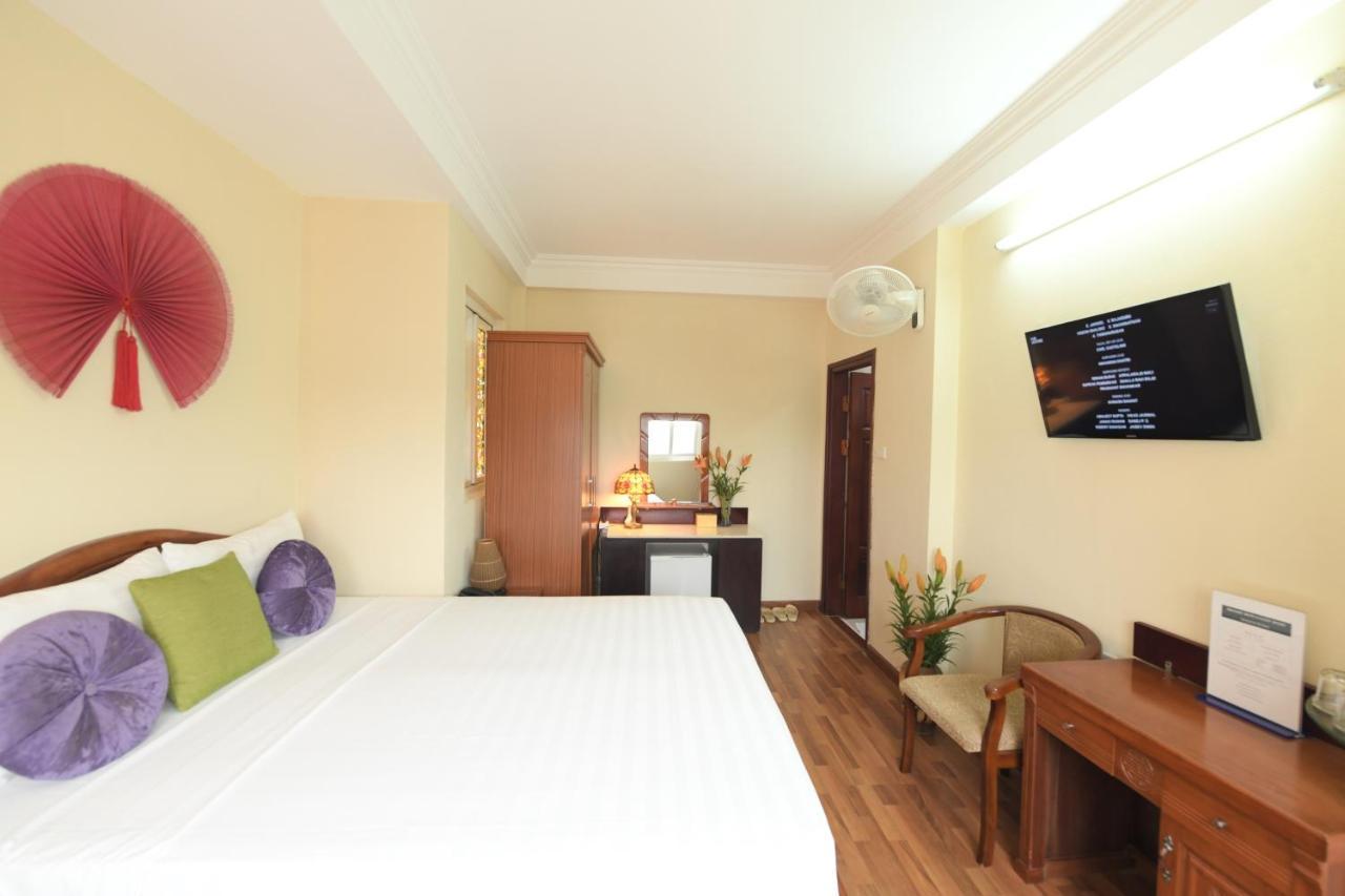 Holiday Lakeview Hotel Hanoi Esterno foto